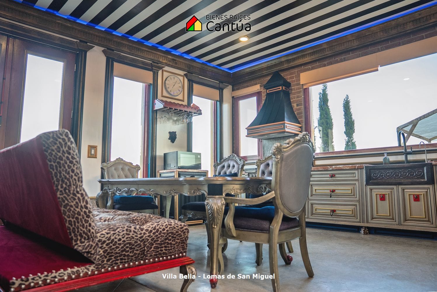 Casa en venta | Estilo Le Corbusier con vista al mar | Lomas de San Miguel, Ensenada