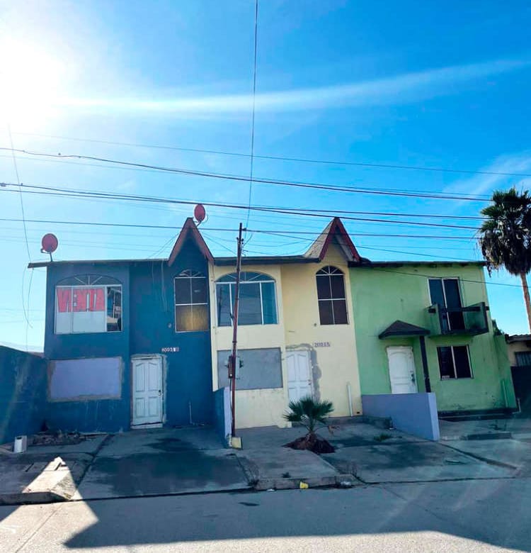 Predio en venta con tres casas y un terreno disponible lateral | Proyecto para personalizar o invertir | Col. Hidalgo, Ensenada