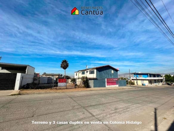 Predio en venta con tres casas y un terreno disponible lateral | Proyecto para personalizar o invertir | Col. Hidalgo, Ensenada