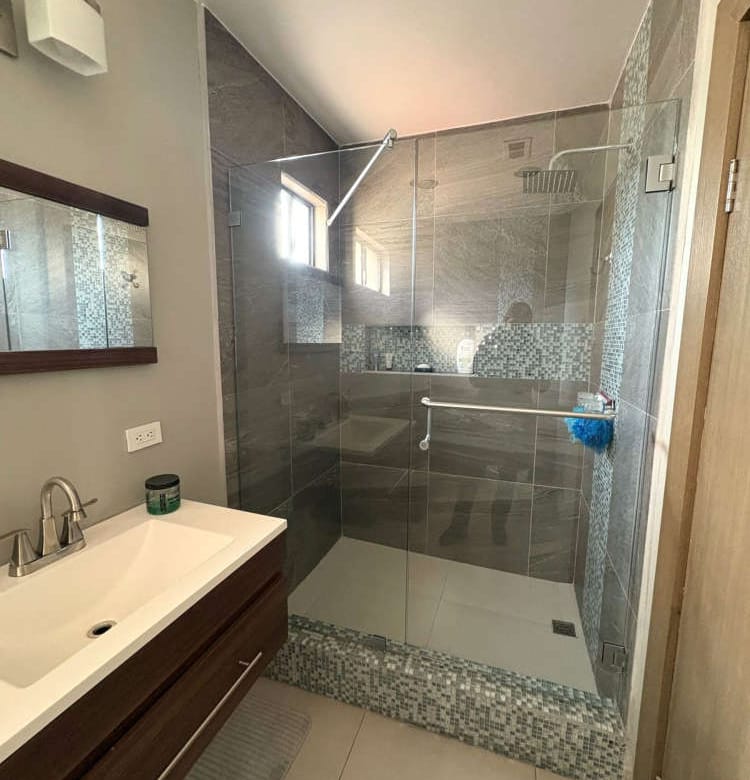 Casa en venta | Estilo y amplitud para disfrutar en familia | Col. Hidalgo, Ensenada