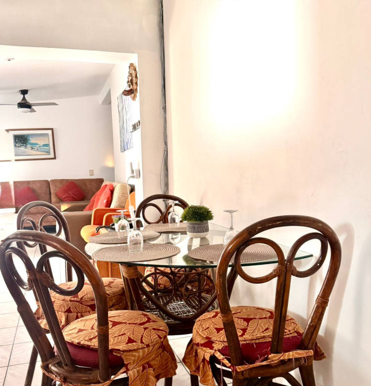 Casa amueblada en renta | Terraza privada y excelente ubicación | Fracc. Villafontana