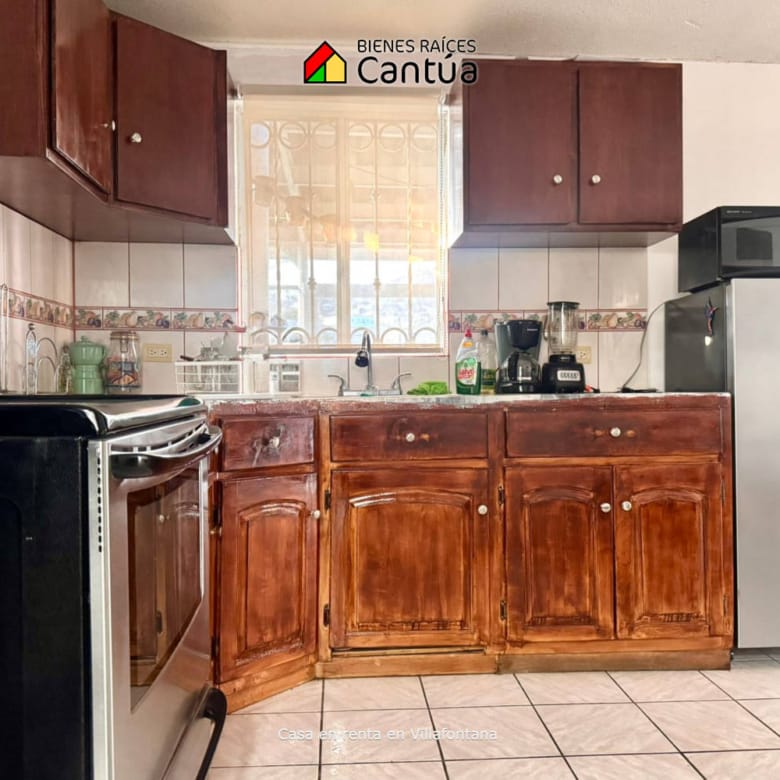 Casa amueblada en renta | Terraza privada y excelente ubicación | Fracc. Villafontana