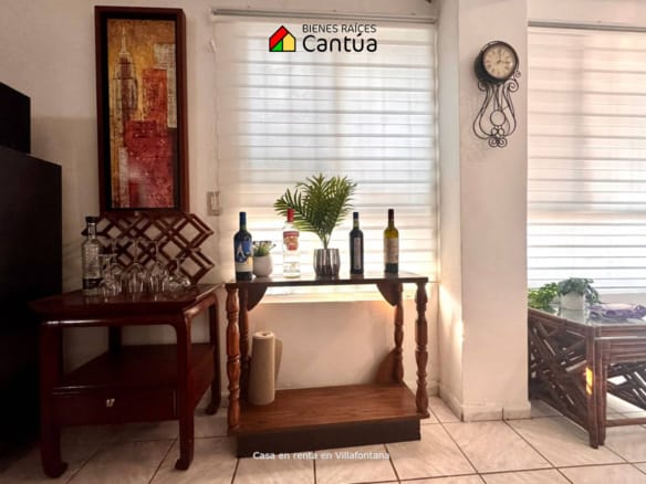 Casa amueblada en renta | Terraza privada y excelente ubicación | Fracc. Villafontana