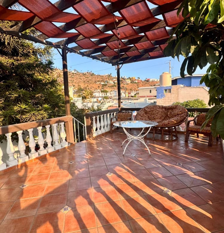 Casa amueblada en renta | Terraza privada y excelente ubicación | Fracc. Villafontana