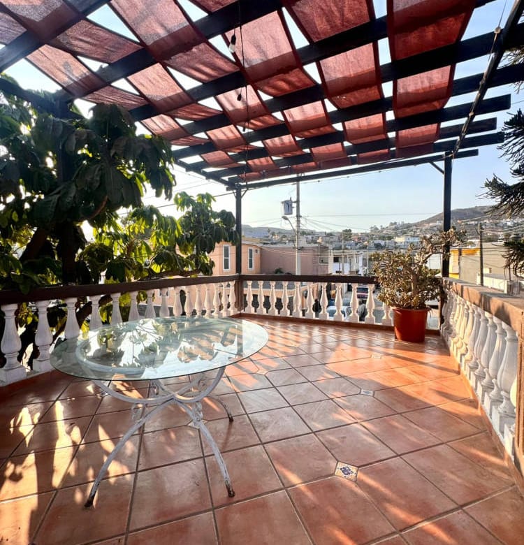 Casa amueblada en renta | Terraza privada y excelente ubicación | Fracc. Villafontana