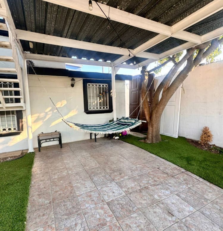 Casa amueblada en renta | Terraza privada y excelente ubicación | Fracc. Villafontana