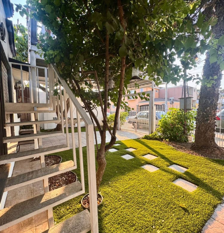 Casa amueblada en renta | Terraza privada y excelente ubicación | Fracc. Villafontana