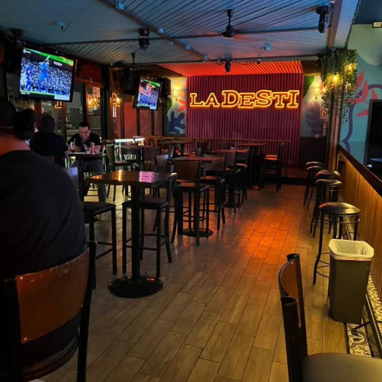Negocio en traspaso | Restaurante-bar totalmente equipado | Av. Reforma, Ensenada