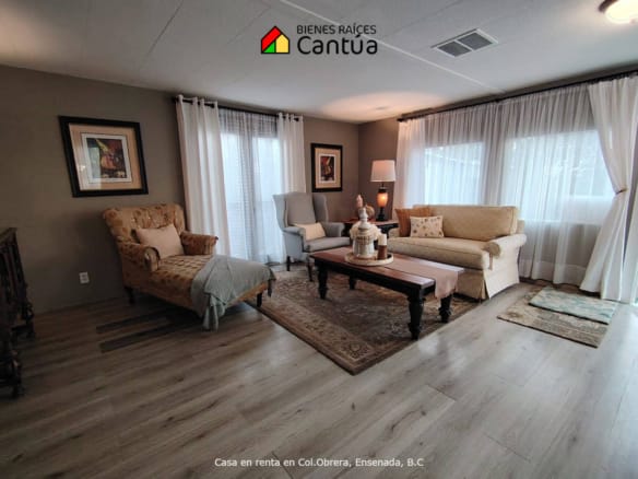 Casa en renta amueblada | 3 recámaras con patio | Zona Centro, Ensenada