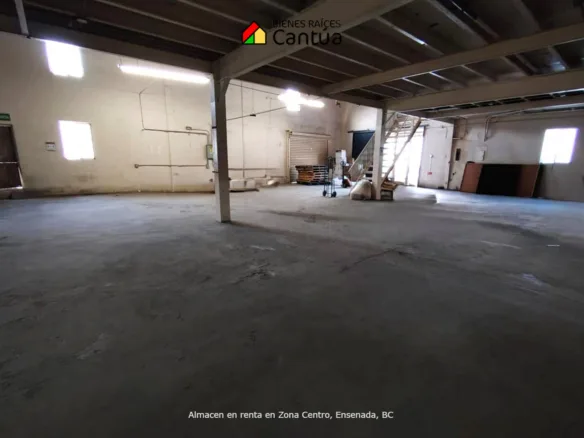 Almacén en renta | Espacio amplio con oficinas | Zona Centro, Ensenada