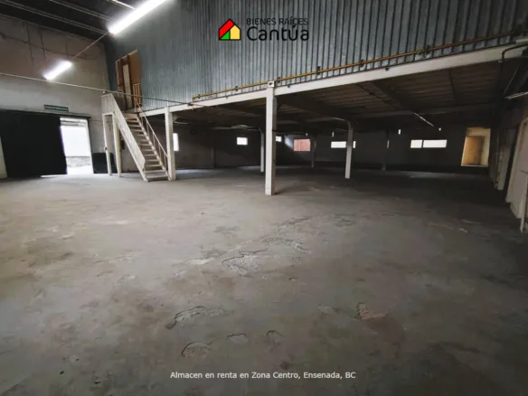 Almacén en renta | Espacio amplio con oficinas | Zona Centro, Ensenada