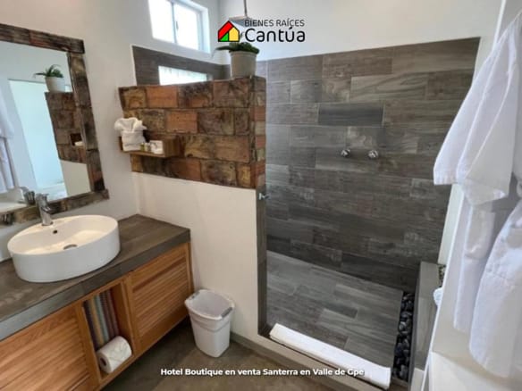Hotel boutique en venta | 8 suites + viñedo | Valle de Guadalupe