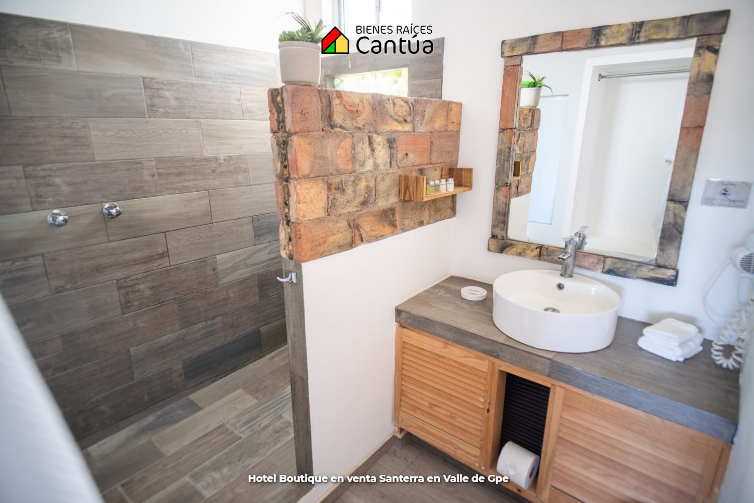 Hotel boutique en venta | 8 suites + viñedo | Valle de Guadalupe