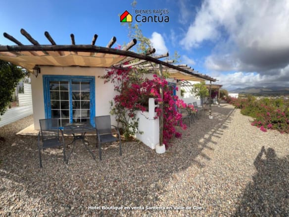 Hotel boutique en venta | 8 suites + viñedo | Valle de Guadalupe