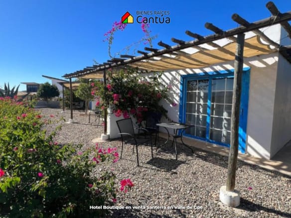 Hotel boutique en venta | 8 suites + viñedo | Valle de Guadalupe