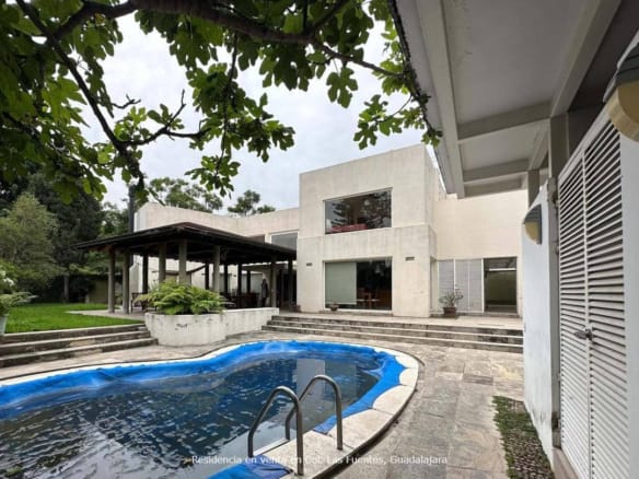 Casa en venta | Residencia con alberca y jardines | Las Fuentes Guadalajara