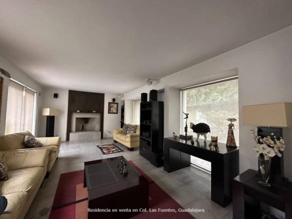Casa en venta | Residencia con alberca y jardines | Las Fuentes Guadalajara