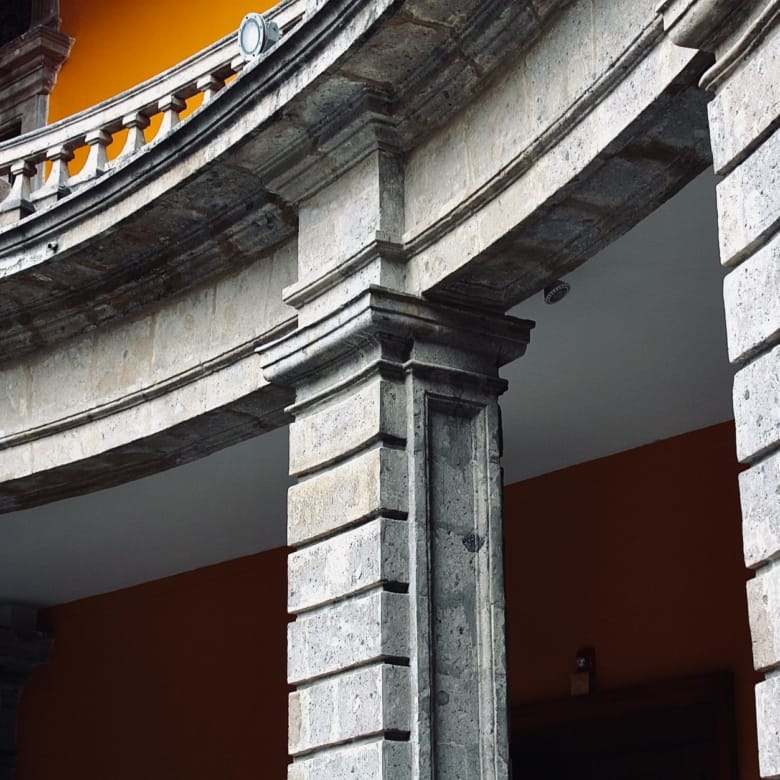Cómo Estructurar una Sociedad Inmobiliaria en México: La Guía Legal y Fiscal que Todo Extranjero Necesita en 2026