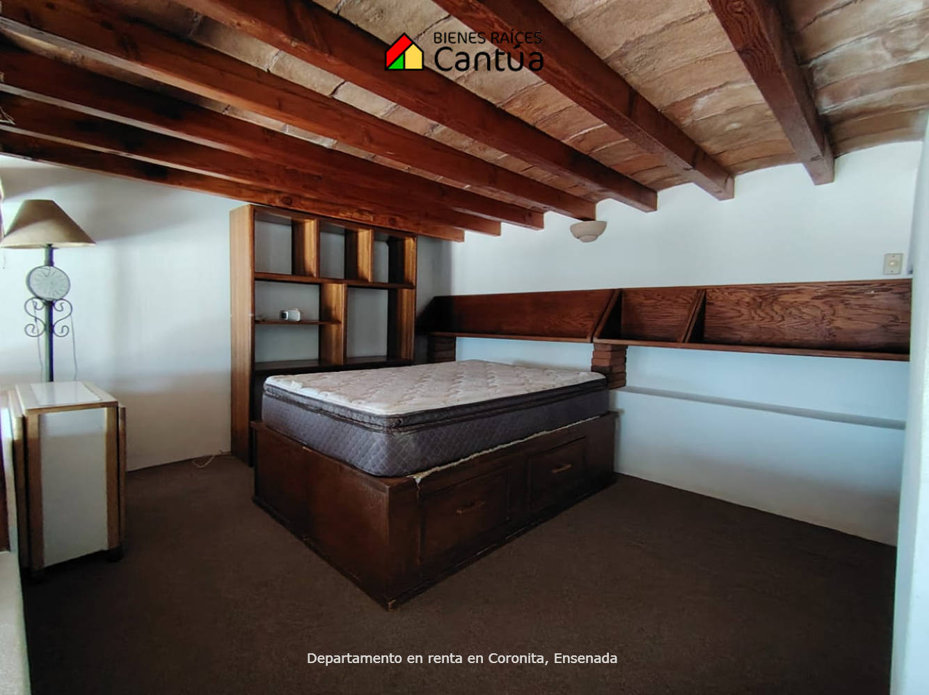 Renta | Departamento con techos de madera y vista abierta | Coronita, Ensenada