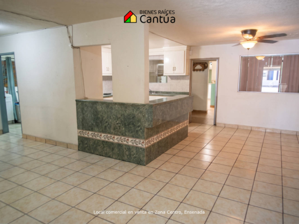 Local comercial en venta | Edificio de dos niveles, punto estratégico | Zona Centro, Ensenada