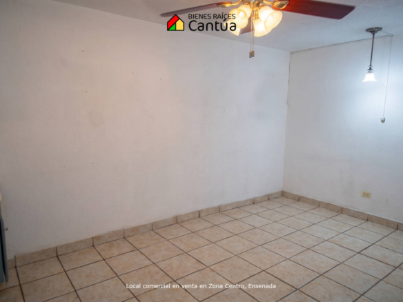 Local comercial en venta | Edificio de dos niveles, punto estratégico | Zona Centro, Ensenada