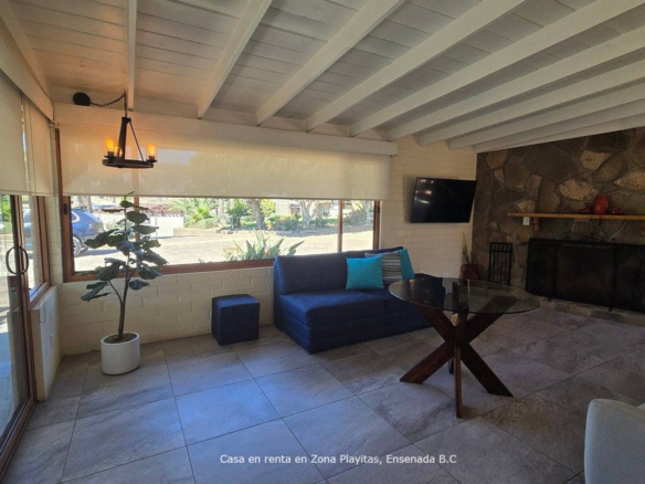Casa en renta | Amueblada a pasos del andador junto al mar | Zona Playitas, Ensenada