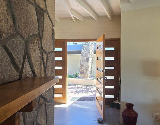Casa en renta | Amueblada a pasos del andador junto al mar | Zona Playitas, Ensenada
